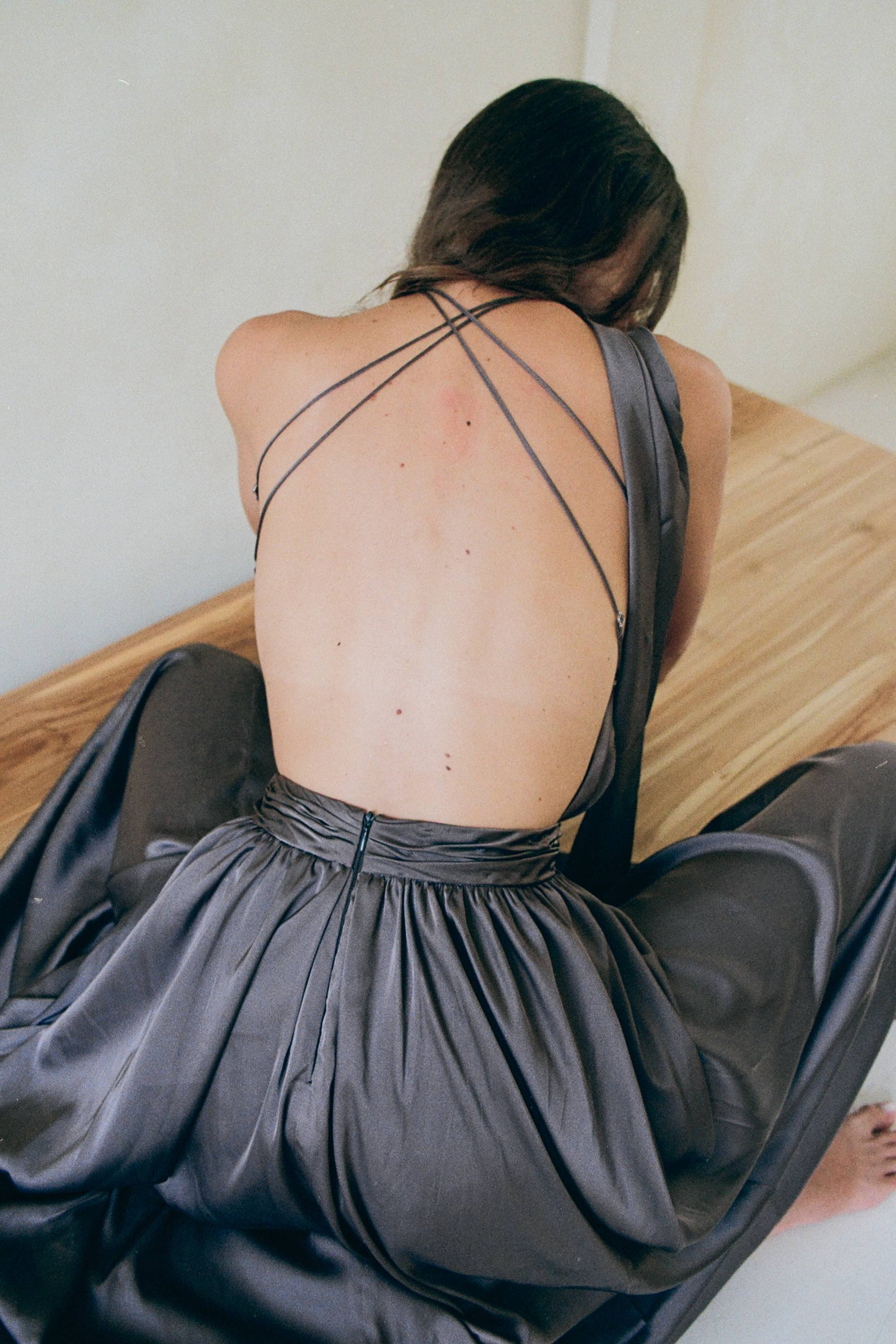 SERA Elegant cocktail dress with an open back